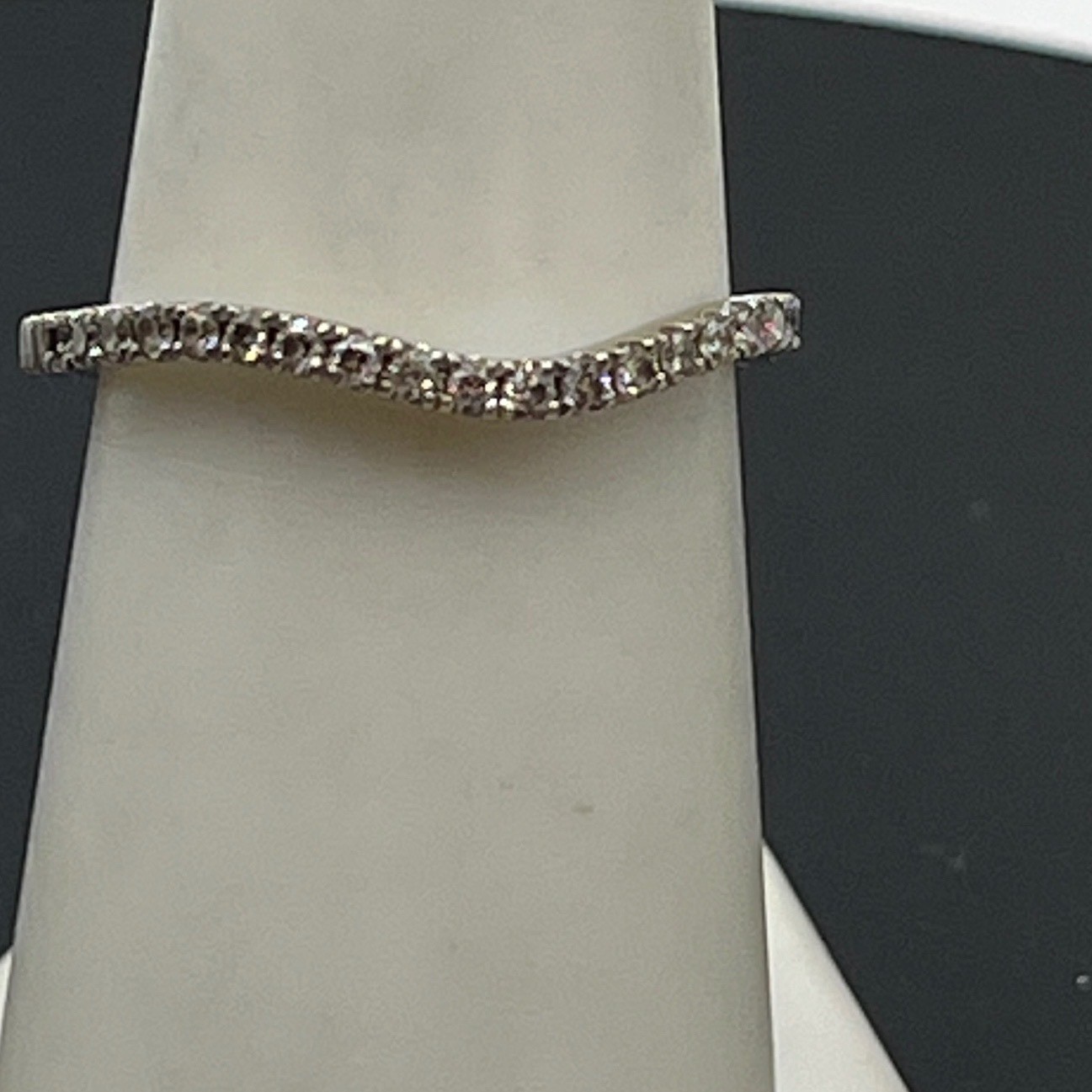 Disney 14k White Gold Curved Diamond Wedding Contoured Crown Sz 7.5 Ring, 1.9g