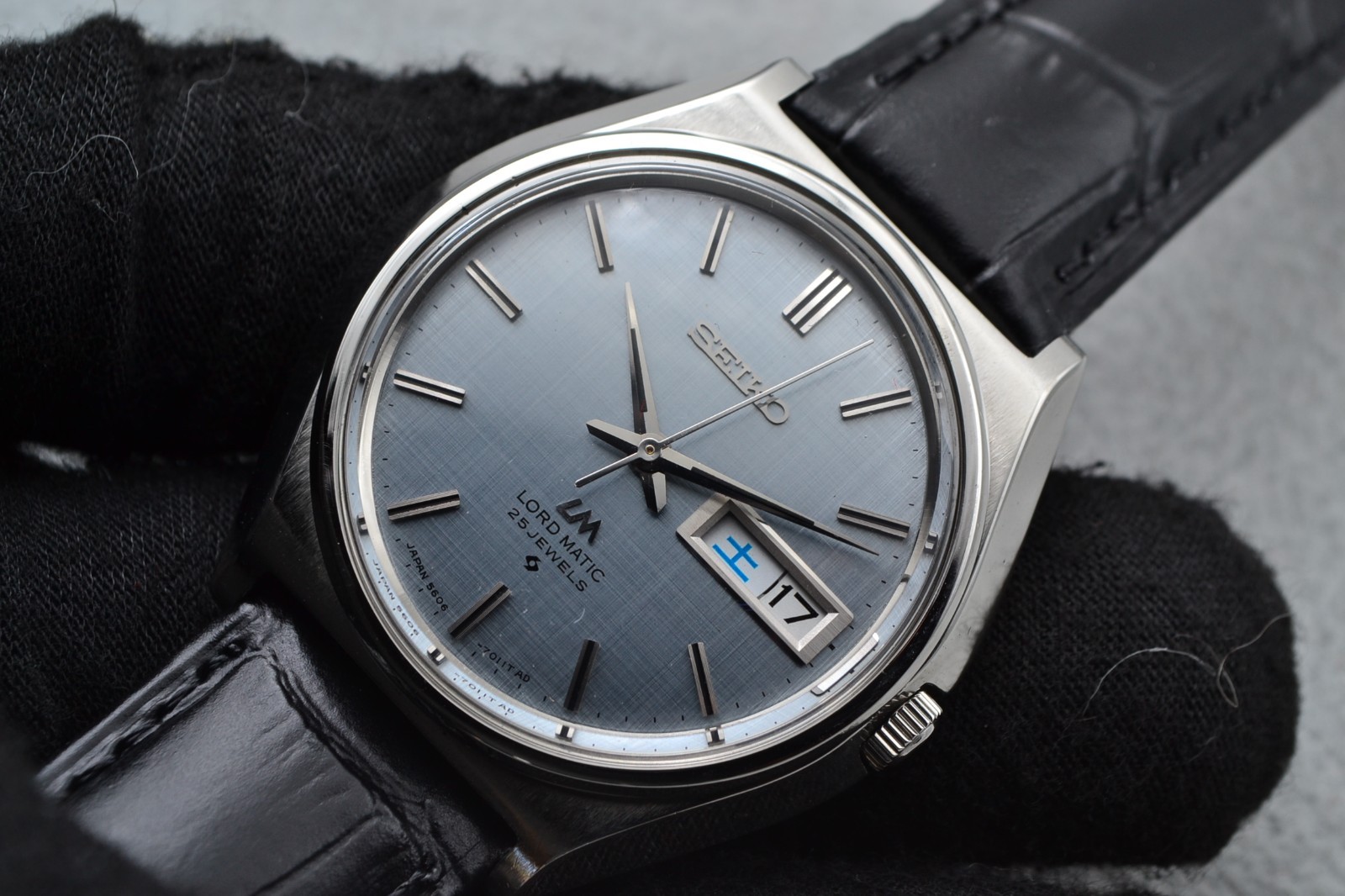 Vintage 1979 SEIKO LORD MATIC 5606-7010 blue / OH, Serviced