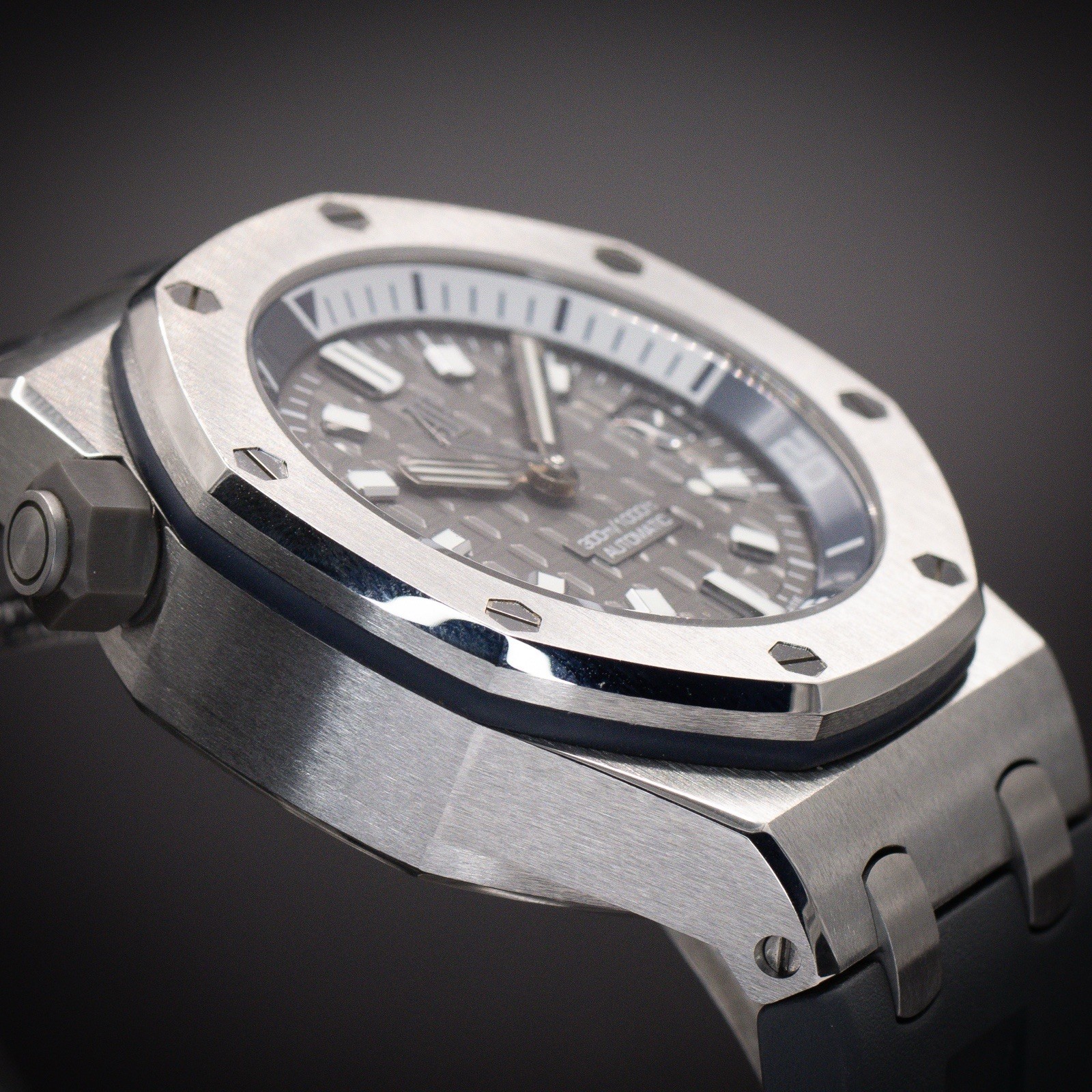 AUDEMARS PIGUET Royal Oak Offshore Diver “Grey” 15720ST.OO.A009CA.01 | Full Set
