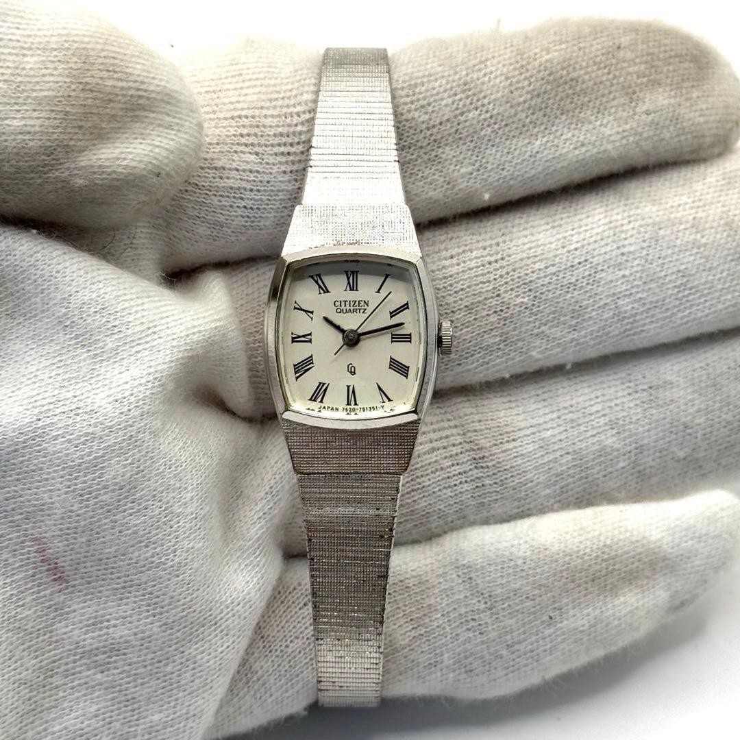 Excellent condition working item CITIZEN quartz new battery silver square bracel