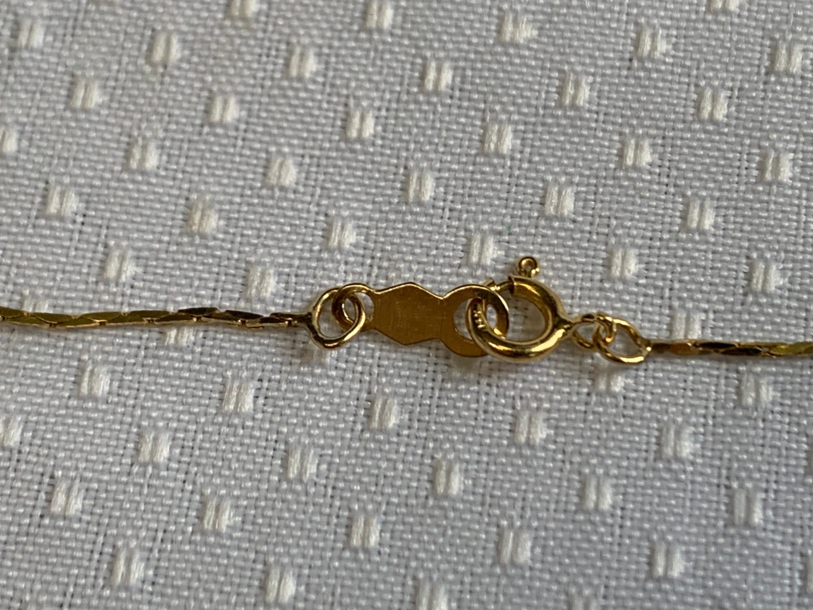 14K Yellow Gold Necklace 1.35g Fine Jewelry 18.5″ Cobra Chain Spring Clasp
