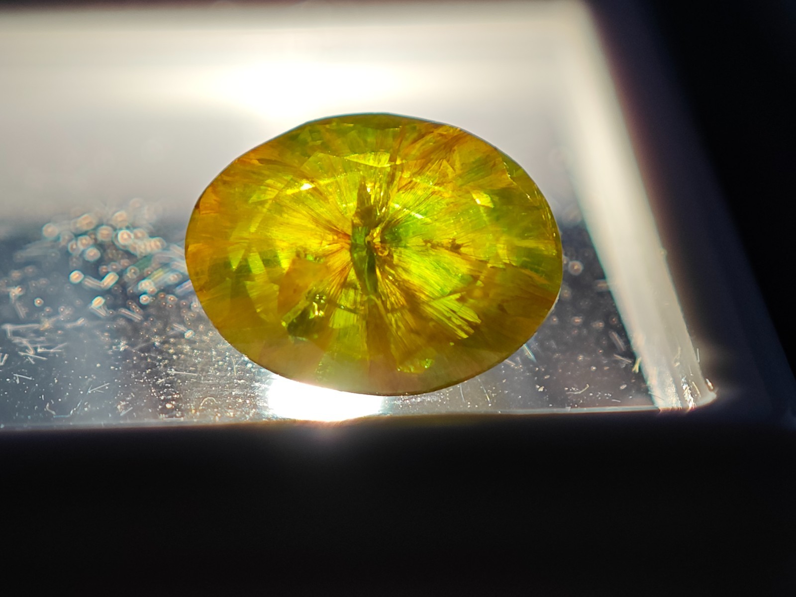 3.3 CT DEMANTOID GARNET HORSE TAIL NAURAL UNHEATED URAL BOBROVKA 10×7.7×4.3mm