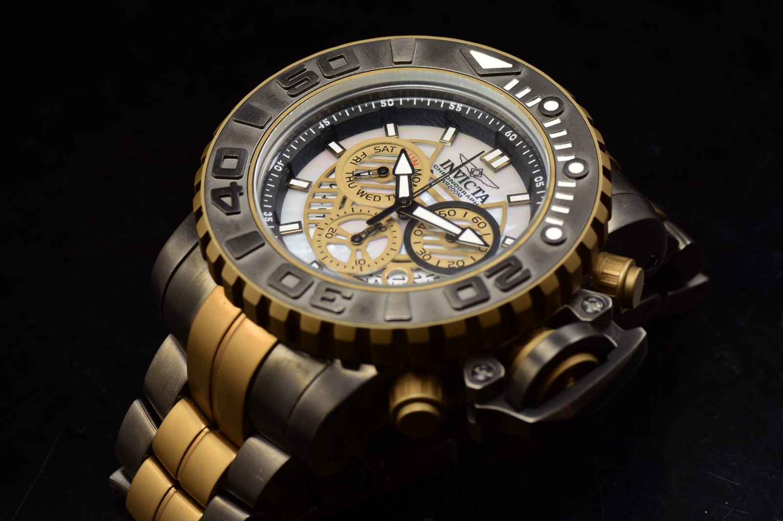 Invicta Artist Bone Collector Ladies Skull Swiss Stainless Steel Watch RARE