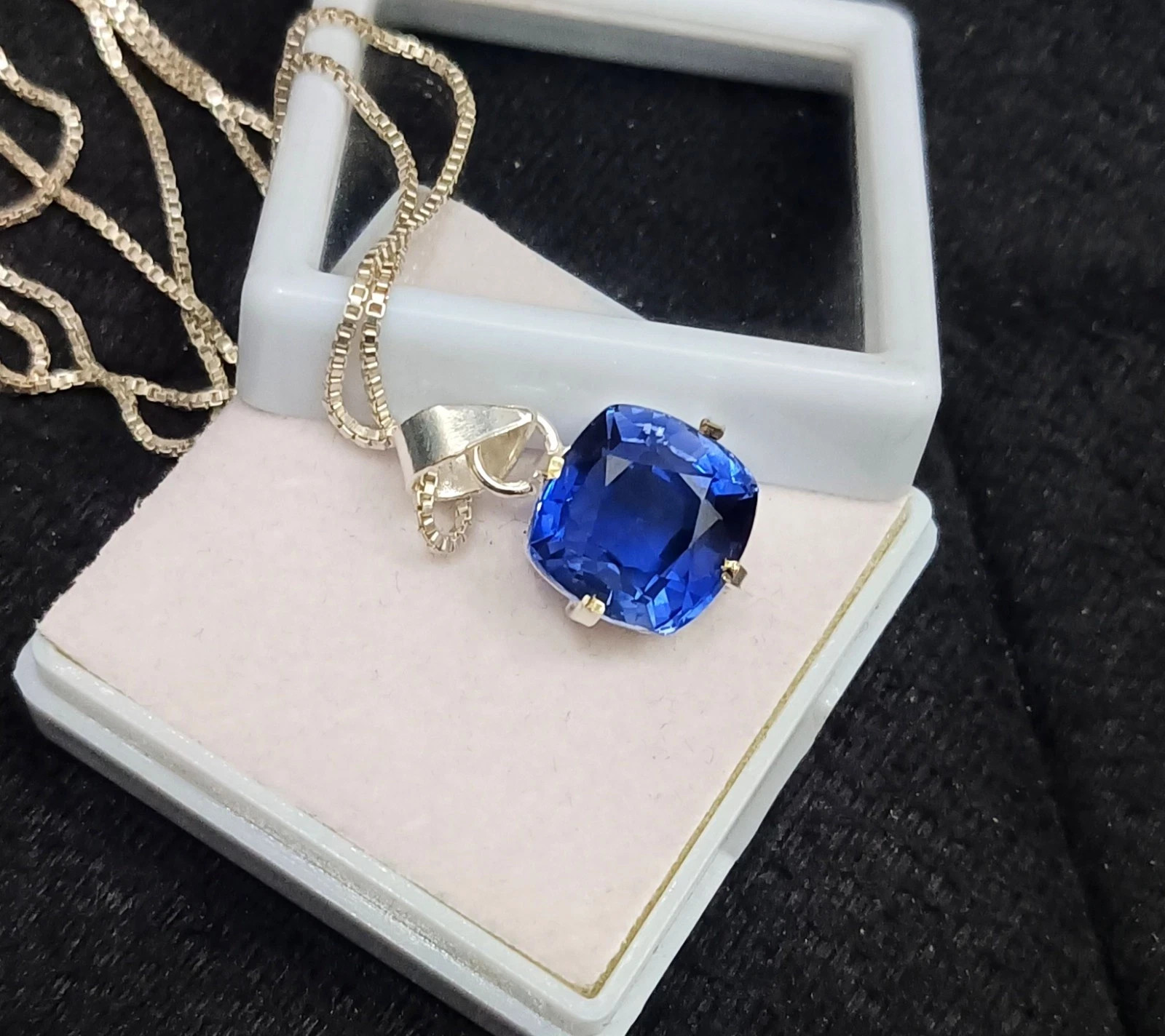 Certified Blue Sapphire 19.00 Ct Sterling Silver Pendant Necklace With Chain