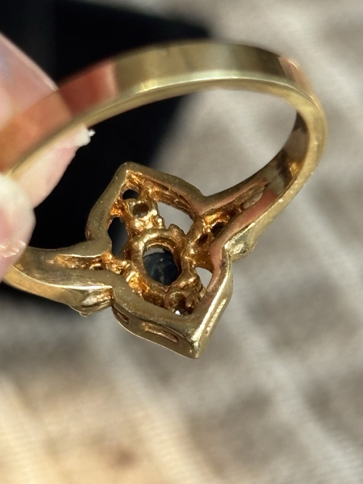14K Yellow Gold Sapphire Diamond Ring 3.29 Grams