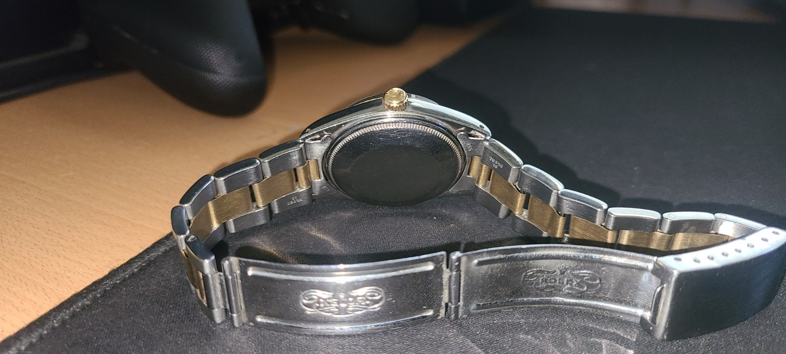 Rolex Oyster Perpetual Date Silver Dial Non-Numeric Hour Marks Metal 15000