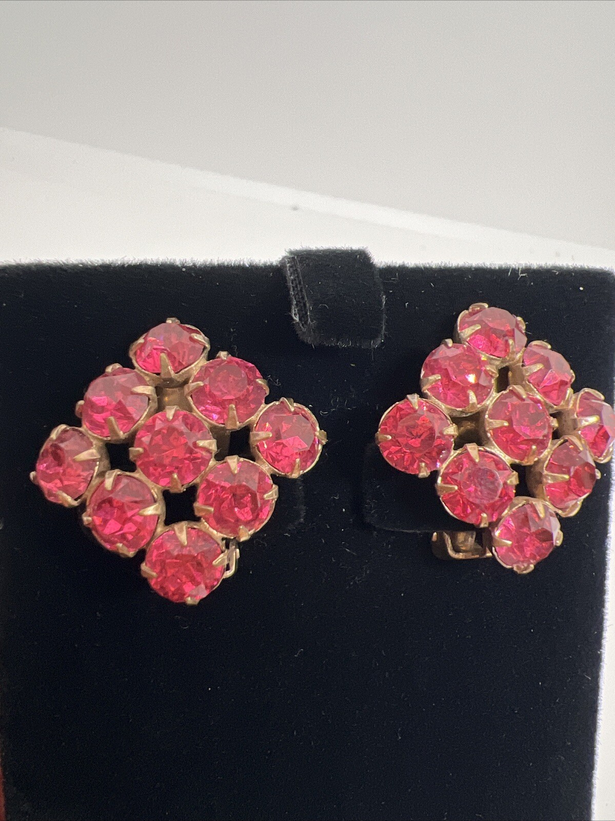 Vintage Pink Rhinestone Prong Set Clip On Earrings 8052