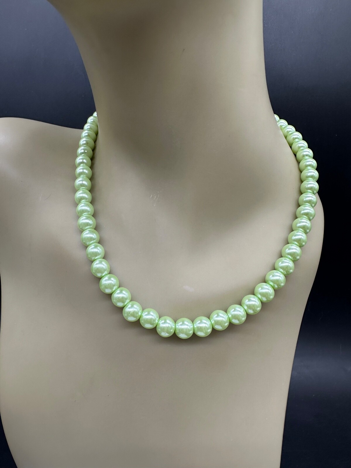 ESTATE LATTICE GREEN FAUX PEARL CLASSIC STRAND STRING BEAD NECKLACE 17″ LONG