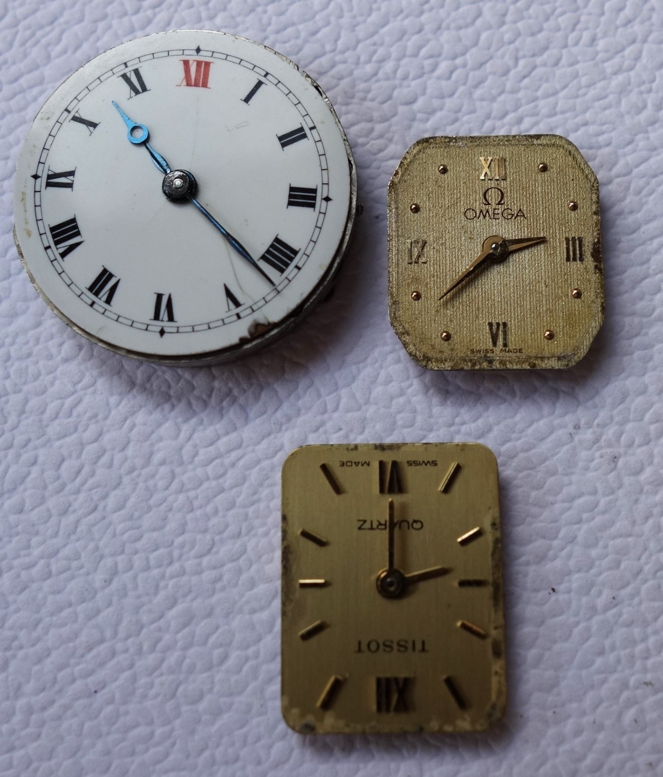 WRISTWATCH MOVEMENTS X3 LADIES OMEGA TISSOT ETC SOLD FOR SPARES OR REPAIRS