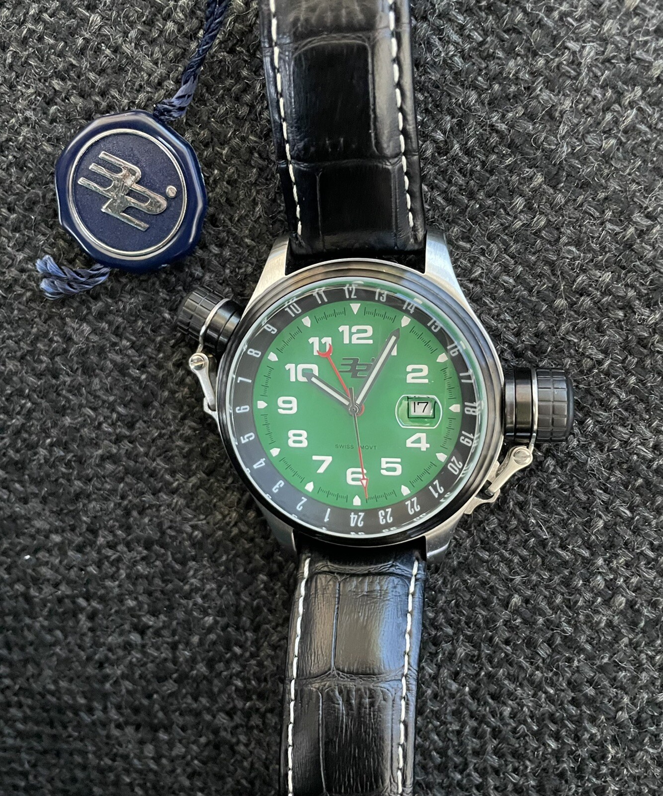32 Degrees Swiss Valiant Mens Watch Leather Strap / Green Dial