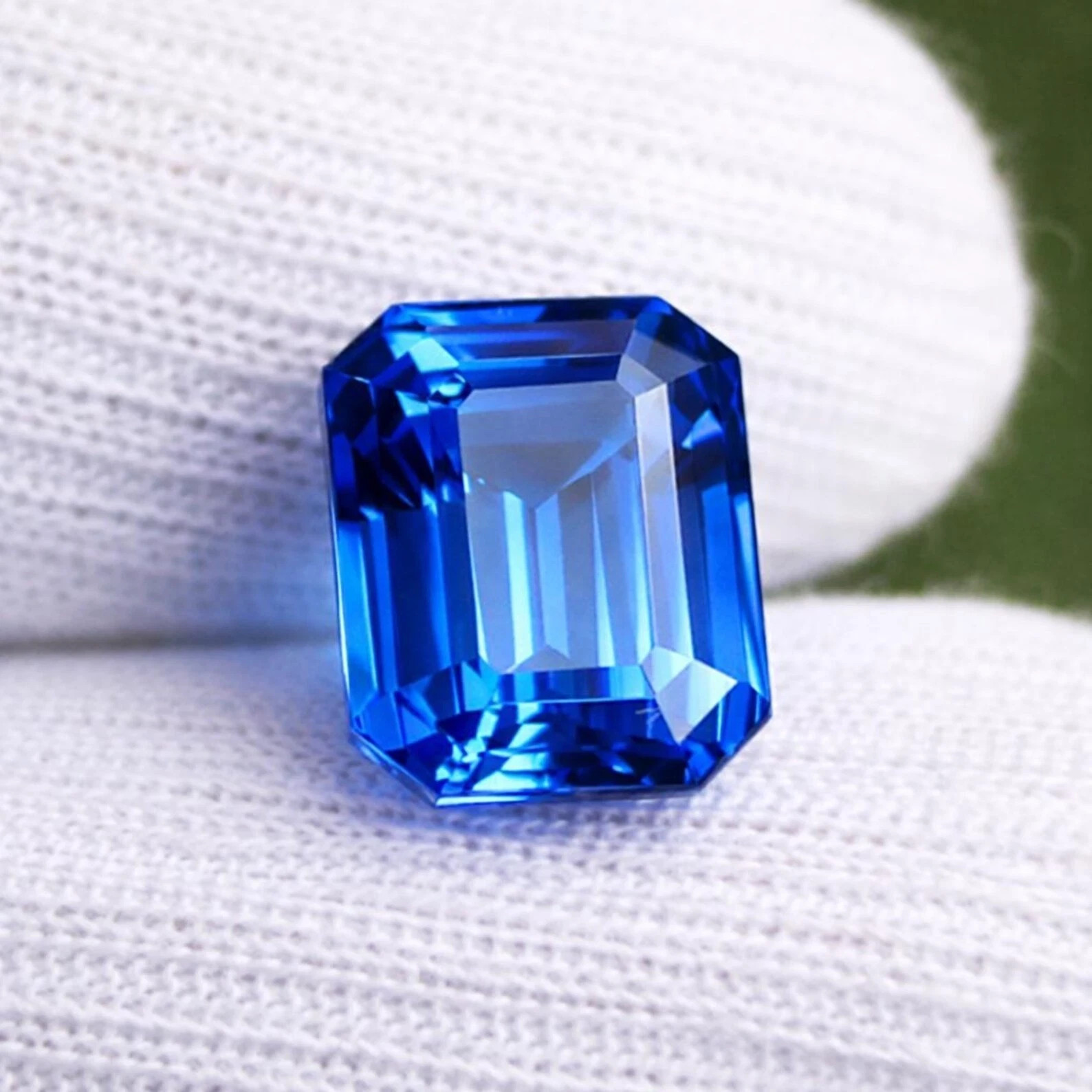 10 Ct+ Natural Blue Sapphire Emerald Cut Certified Flawless Loose Gemstone AAA