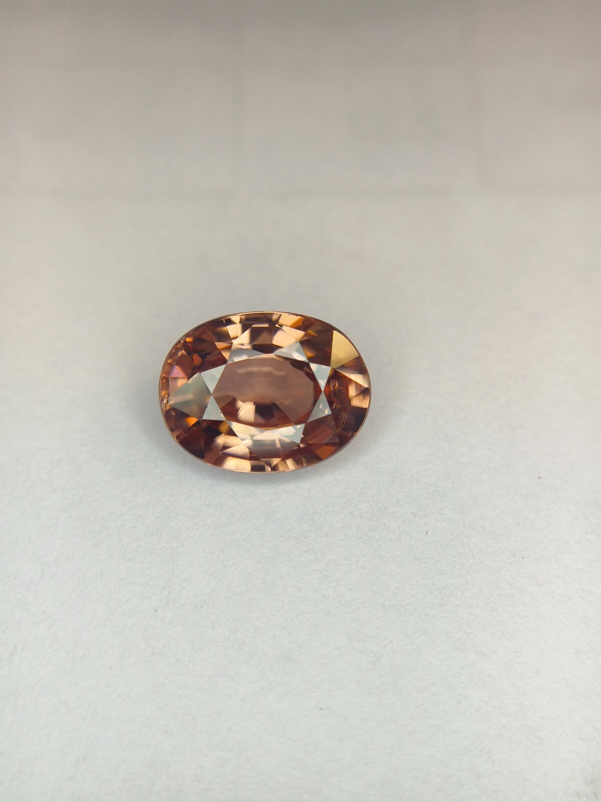 5.60 cts A BEAUTIFUL BROWN ZIRCON WITH PERFECT OVAL SHAPE WITH GOOD LUSTER !