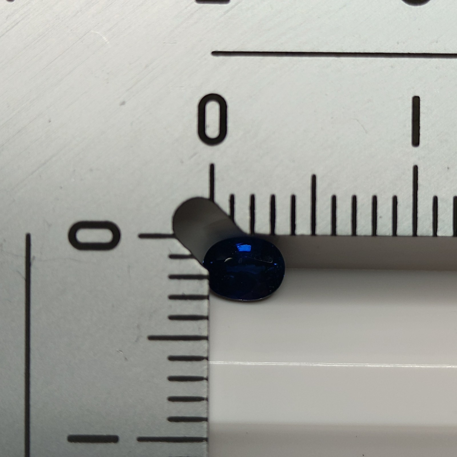 Natural Sapphire 0.31ct, approx. 4.2 mm x 3.2 mm x 2.3 mm, Jewelry Remover s0006