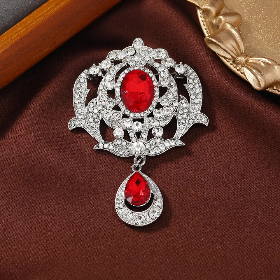 Women’s Vintage Crystal Pendant Brooches Pins Baroque Luxury Buckle Accessories