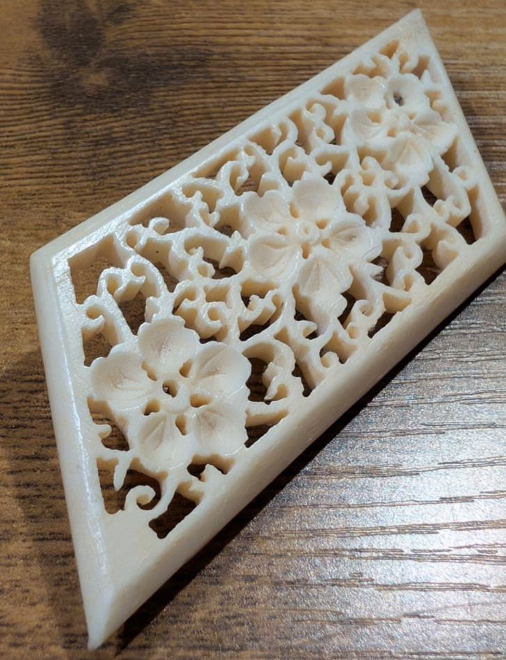 Vintage Chinese 20s/30s Art Deco Brocade Floral Carved Bovine Bone Pin