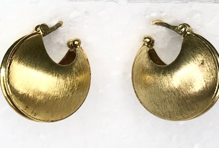 Elo7 Gold Electroplated Over Silver Chunk Half Moon Huggie Hoops Earrings