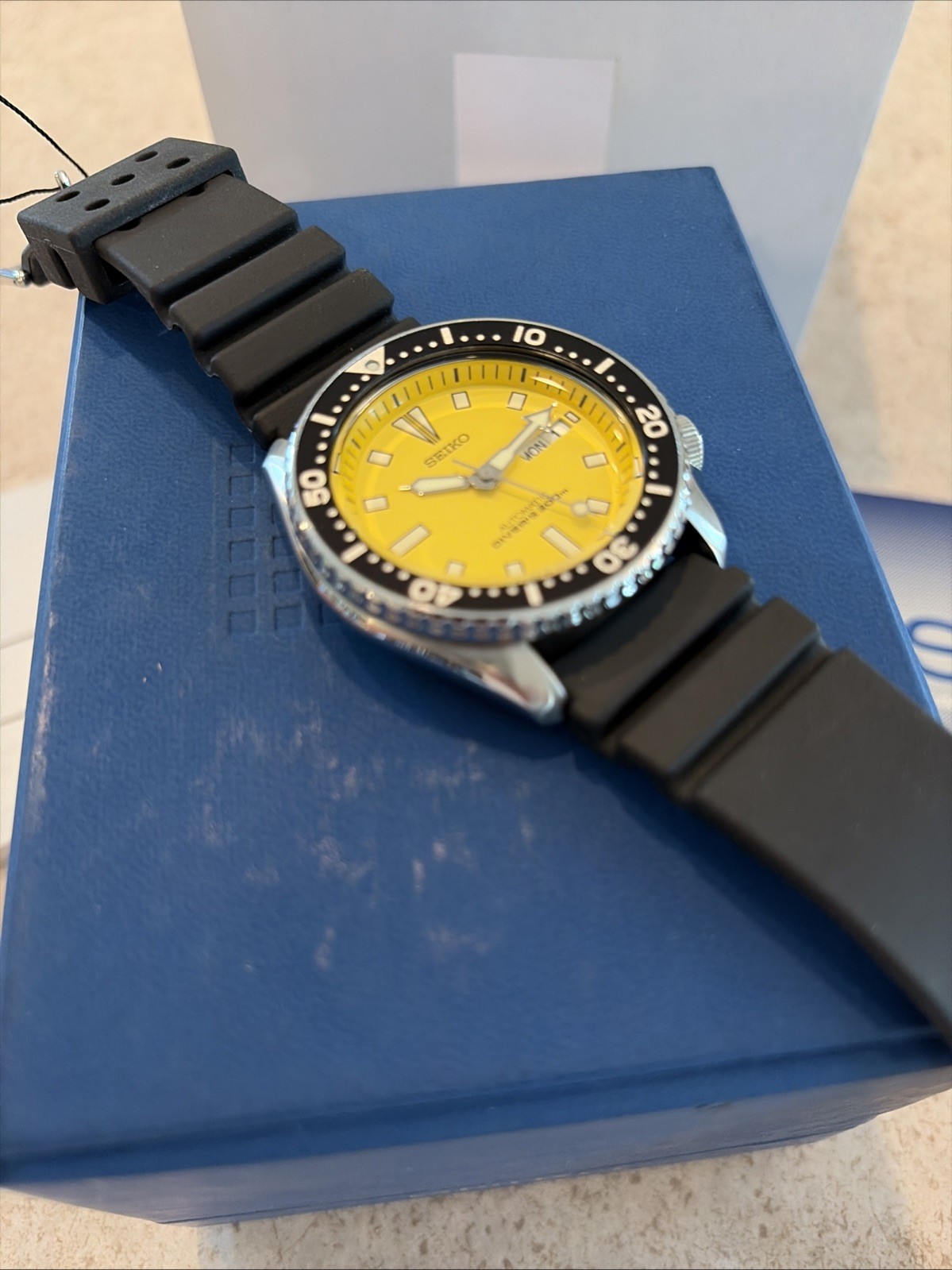 Seiko Yellow Men’s Watch – SKXA35 **New Never Worn**