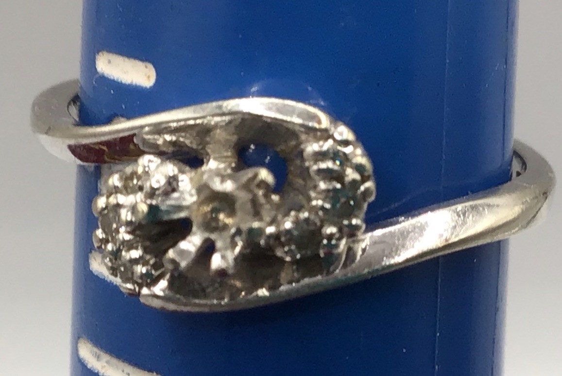 14k White Gold Engagement Ring – 6 Side Diamond Chips, Size 6 No Main Gem 1.95g