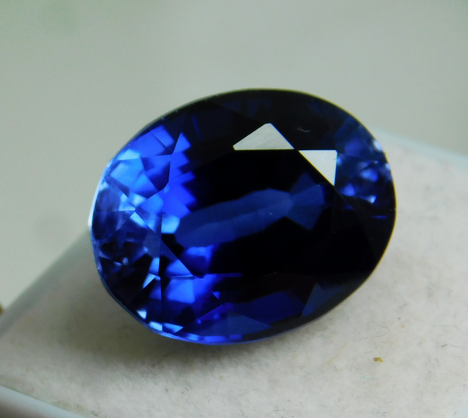 Natural Kashmiri Royal Blue Sapphire Certified Oval Cut 18.60 Ct Loose Gemstone