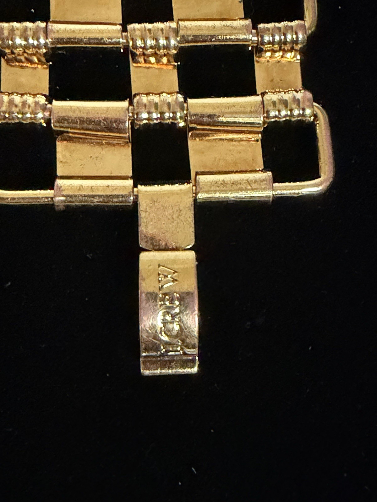 J. CREW Signed: Gold Tone Link Statement Wide 7″ Bracelet Fold Over Clasp