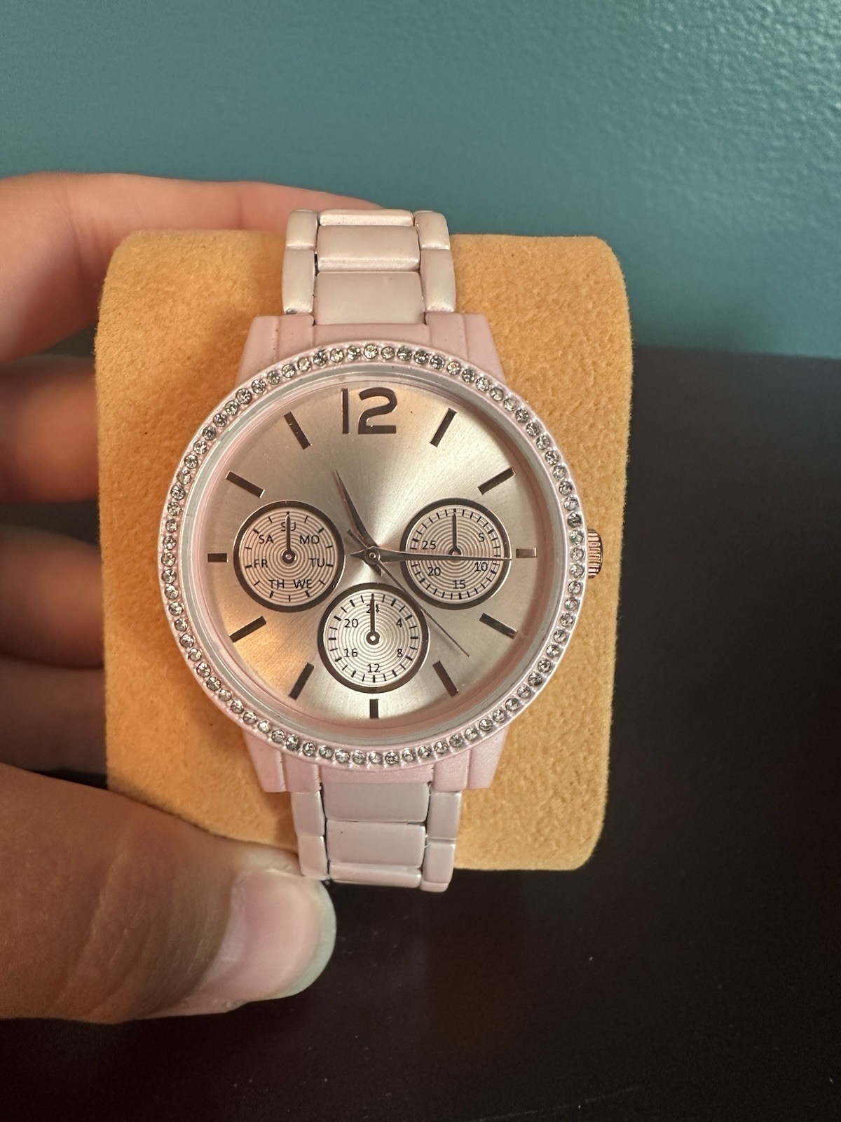 Women’s Pink Metal Bracelet Analog Watch Silver Dial Gem-Set Bezel 12-Hour