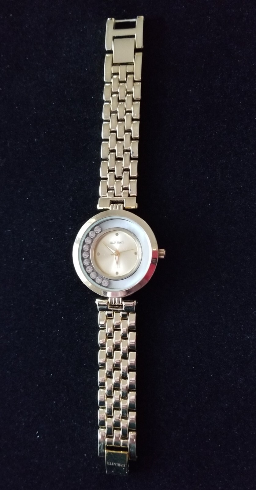 Ellen Tracy Gold Tone Watch Traveling Crystals Link Band 6.5″ Max New Battery