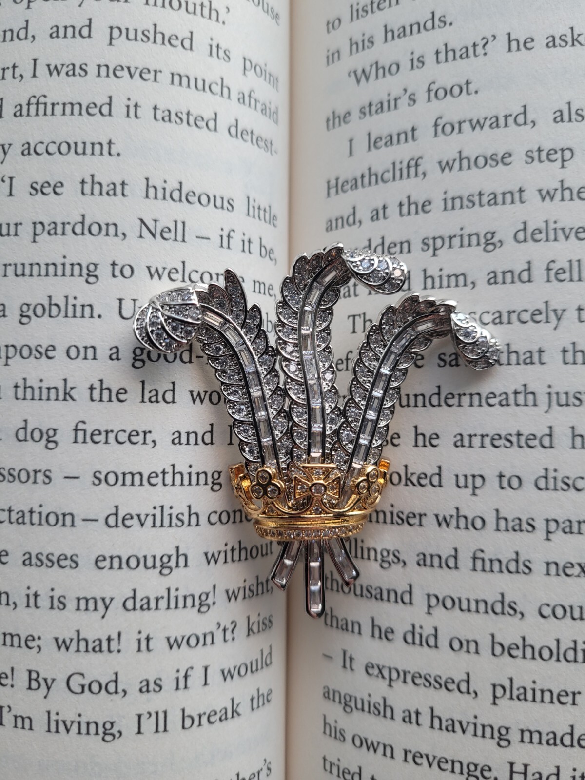 Duchess of Windsors Prince of Wales brooch, Elizabeth Taylor,royal, Gift