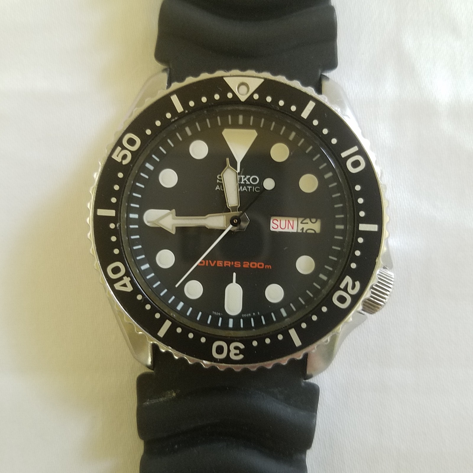 Seiko Men’s Black Watch – SKX007K