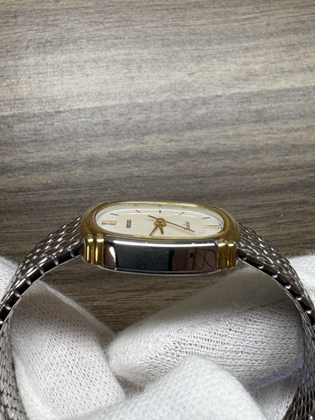 SEIKO Exceline 1221-5890 Vintage 1980 Quartz Ladies Watch New Battery Japan