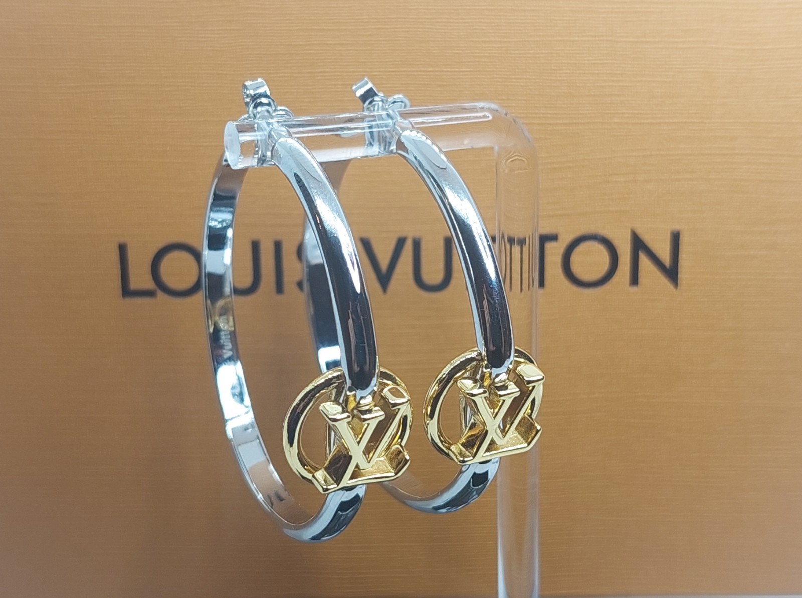 LOUIS VUITTON SIGNATURE HOOP EARRINGS – Box & Dust Pouch Included