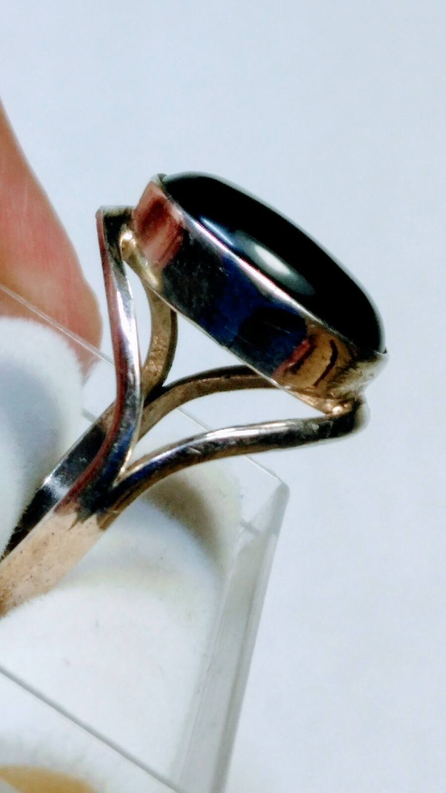 APPEALING STERLING SILVER .925 WITH BLACK ONYX RING IN SIZE 8.75-9.0!