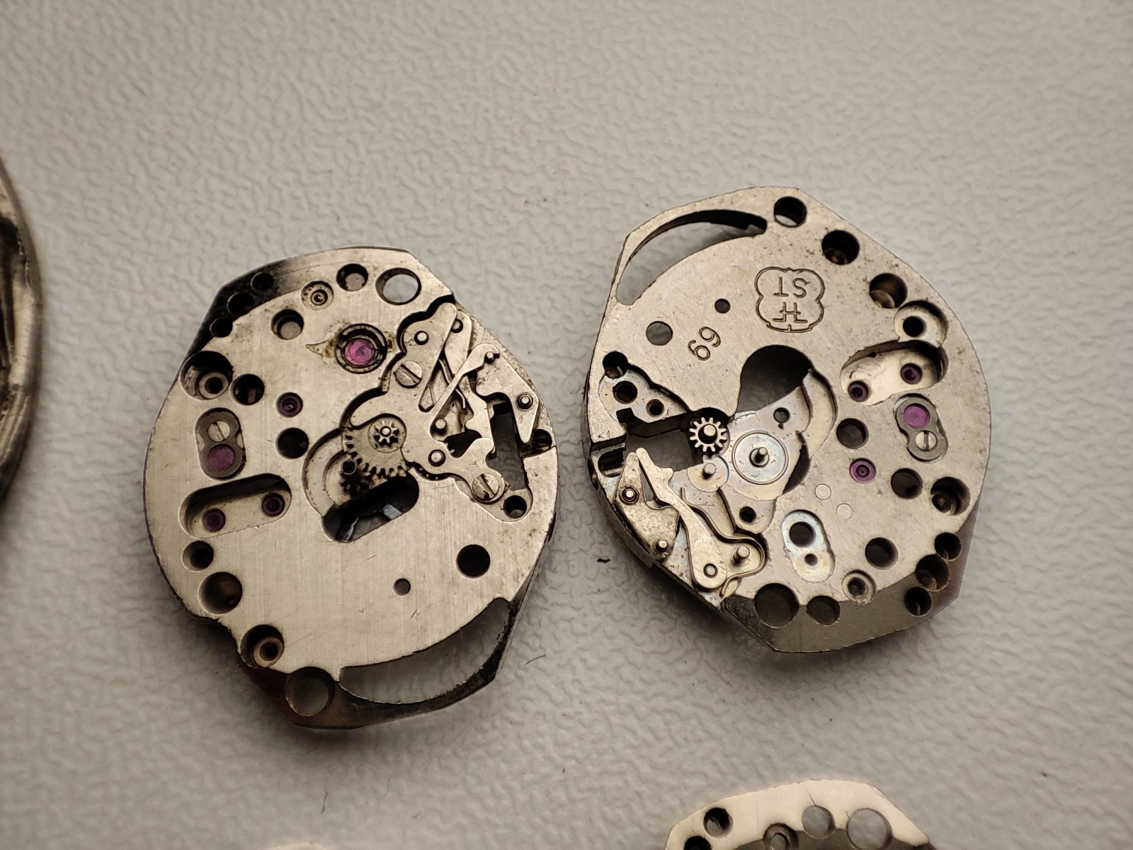 FHF ST 69 FHF 69-2 FHF ST 691 FHF 69-21 Watch Main Plate movement axis lot