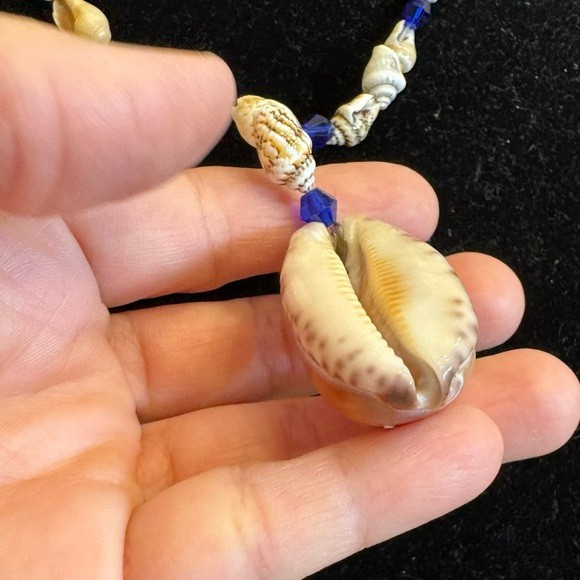 Vintage Necklace & Bracelet 2 Piece SET Carved Cameo VIRGO Conch Shell Pendant
