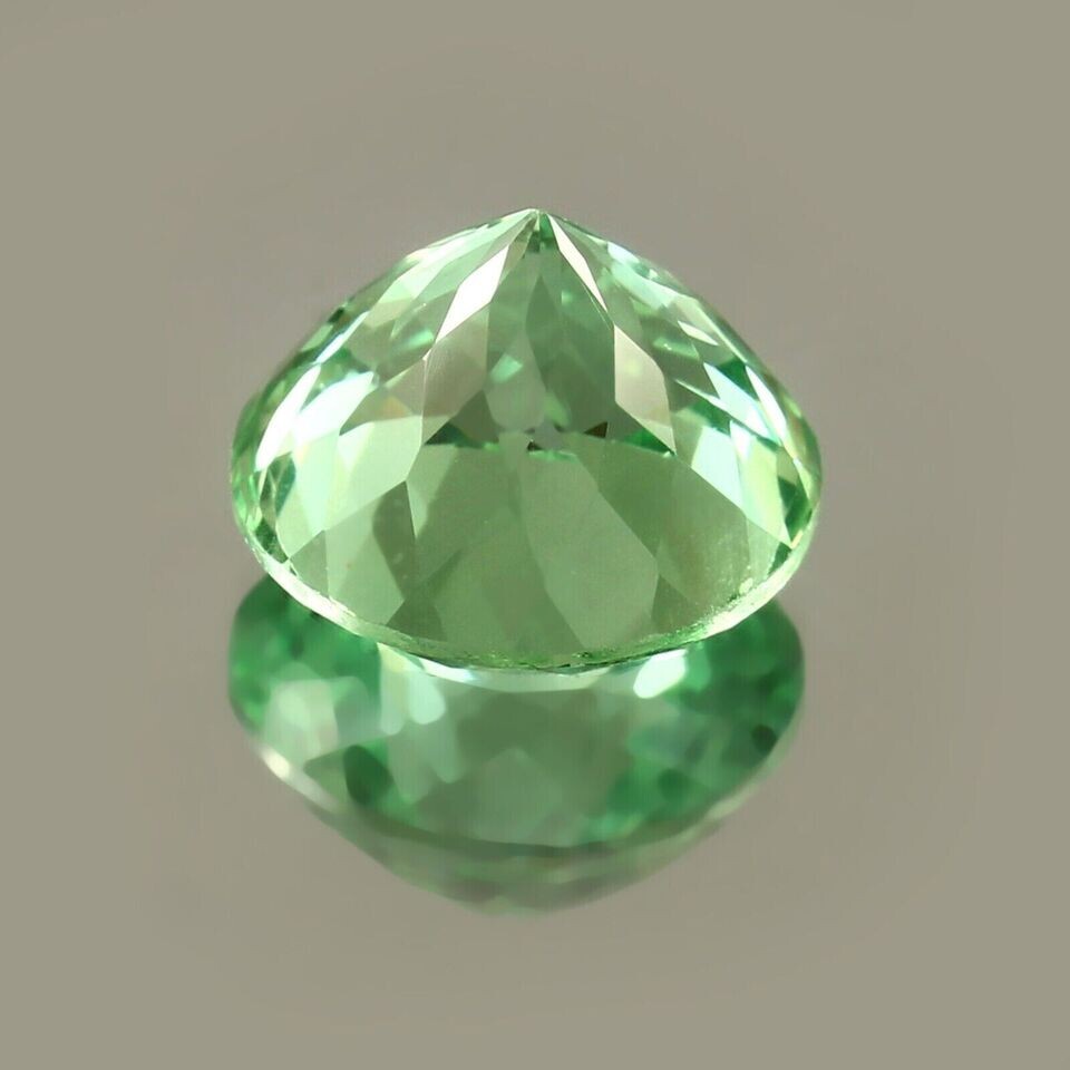 Natural Flawless Ceylon FL Green Parti Sapphire 22 Ct Round Cut Loose Gemstone