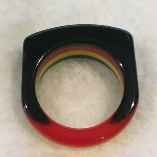 Lucite Striped Green Yellow Red Black Ring Size 9