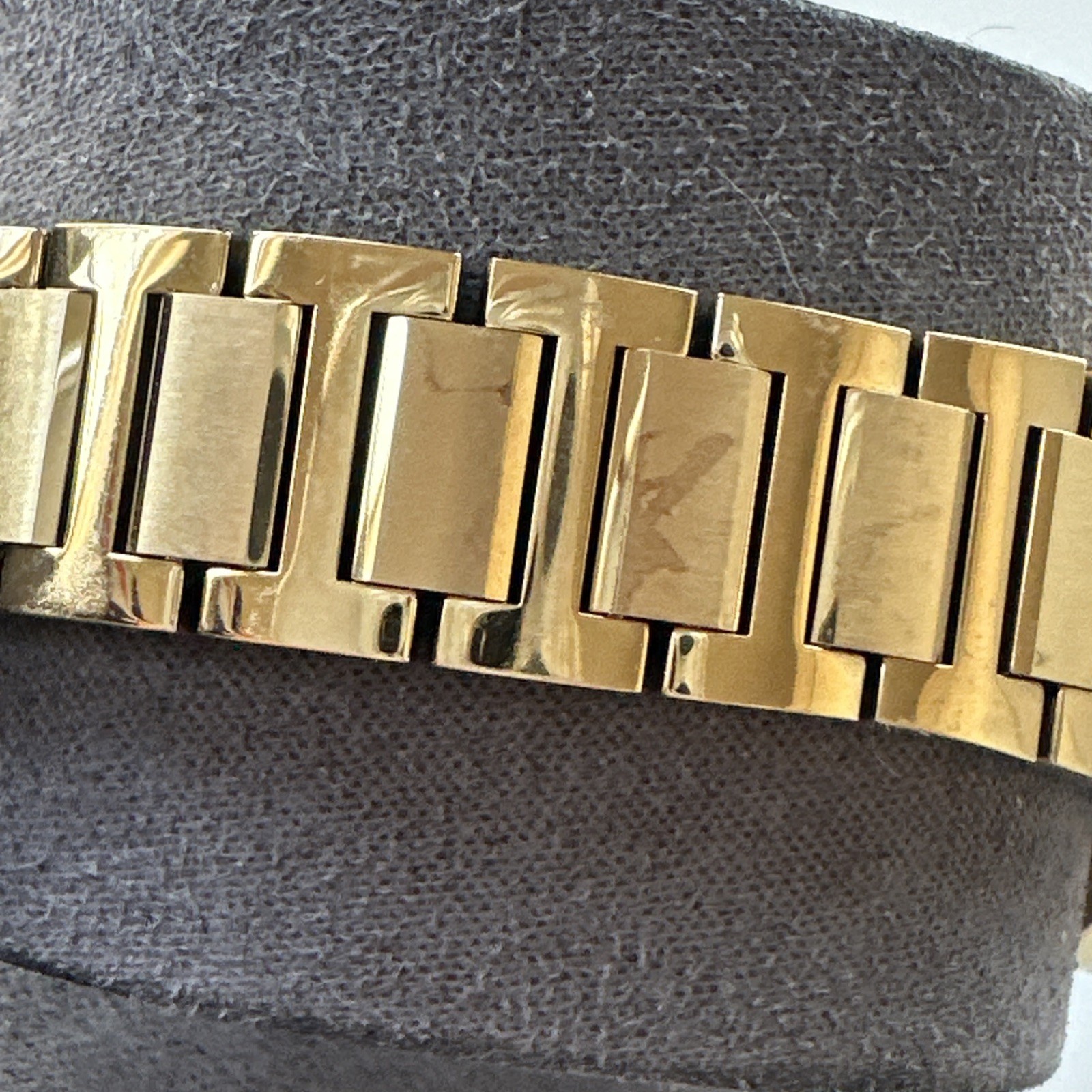Bulova Men’s Modern Slim Movement Quartz Gold Stainless Steel Watch 41 MM 97A183