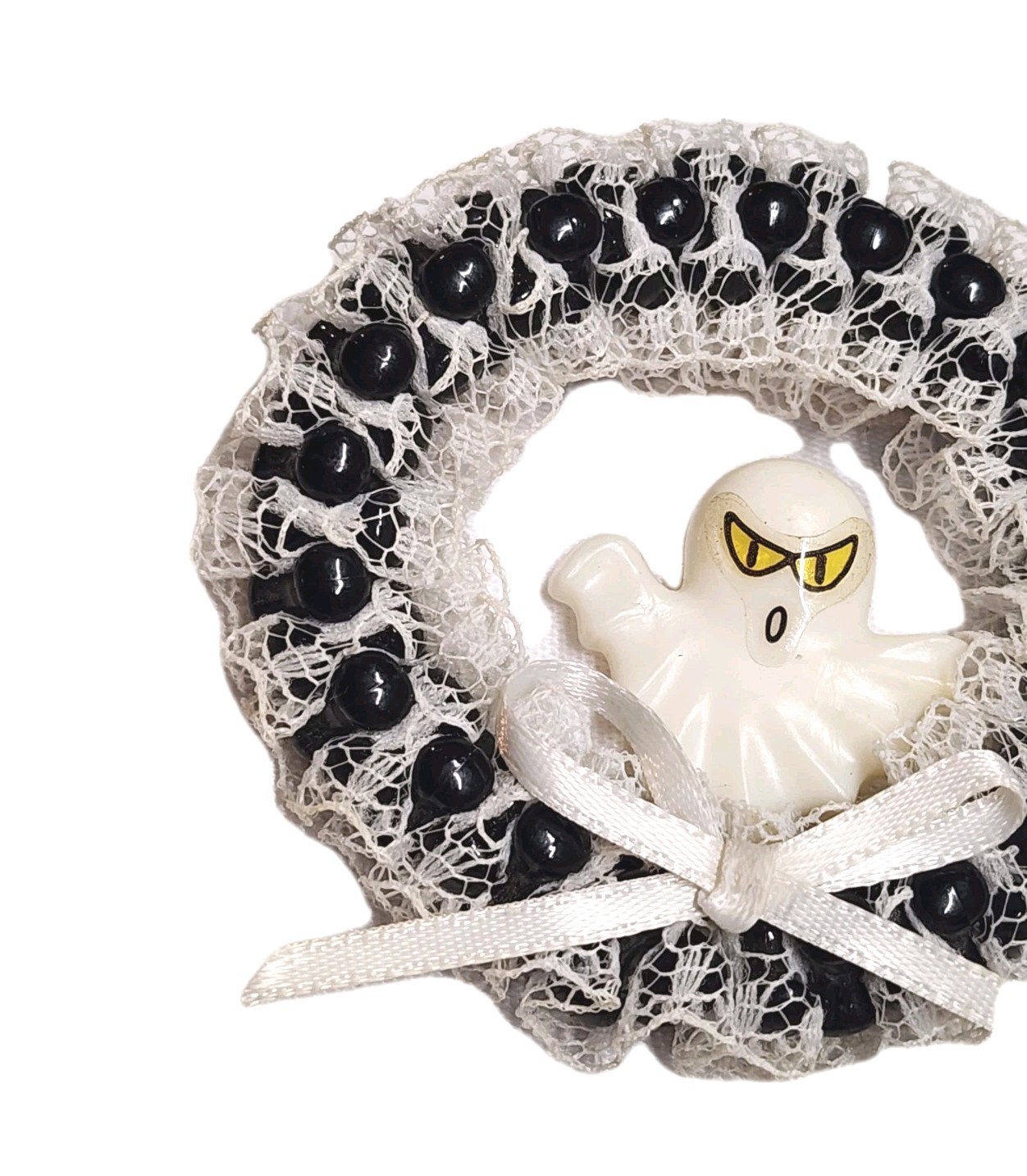 Vintage Handmade Amscan Ghost Round Wreath Pin Brooch Black & White Halloween