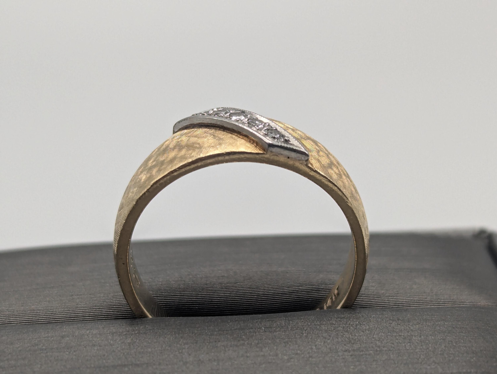 14k Heavy 7.4gr Solid Gold Diamond 8.6mm Textured Wedding Band Anniversary Ring