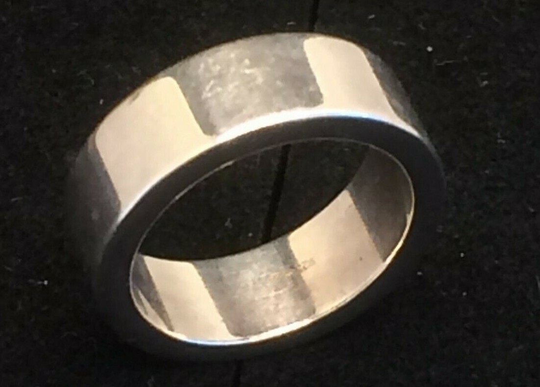 Solid 925 Hallmarked Silver Silver Ring 9.18g! 18mm Internal Dimension Designer Hallmark