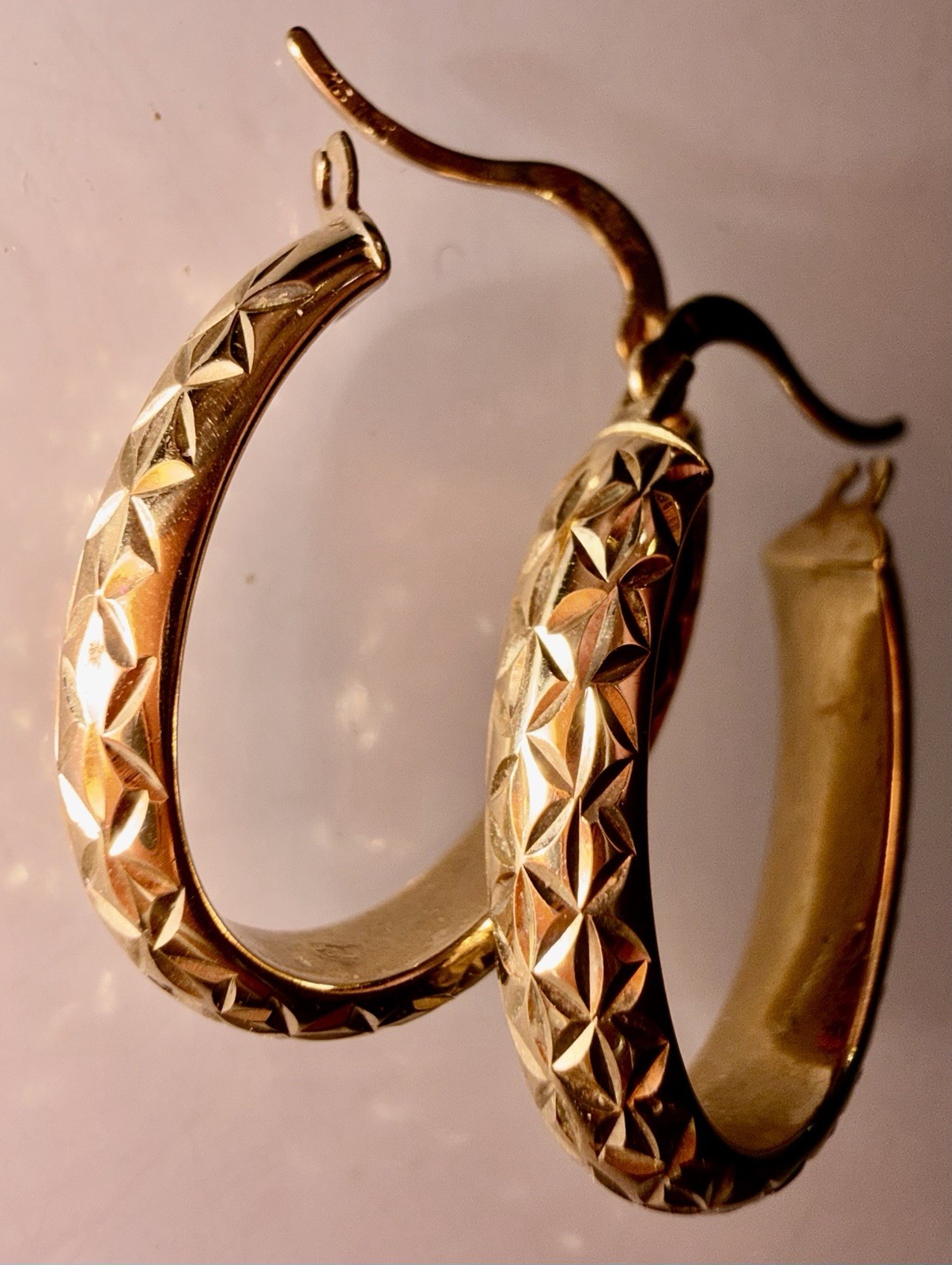 Vintage 14k Yellow Gold Israeli Filigree Lever back Earrings-Made In Israel 0.5g