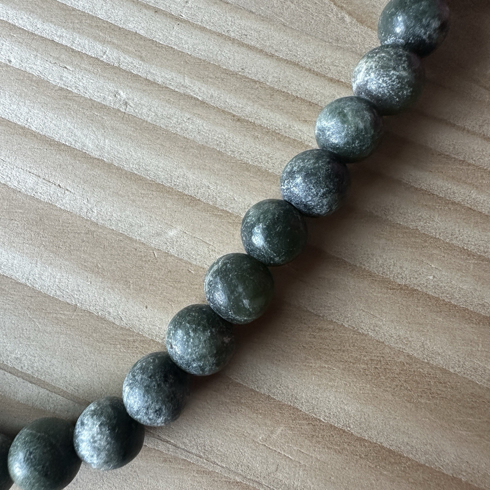 VTG 1960s Beaded Necklace 16 Inch Green Gray Round Steatite Barrel Clasp Asian