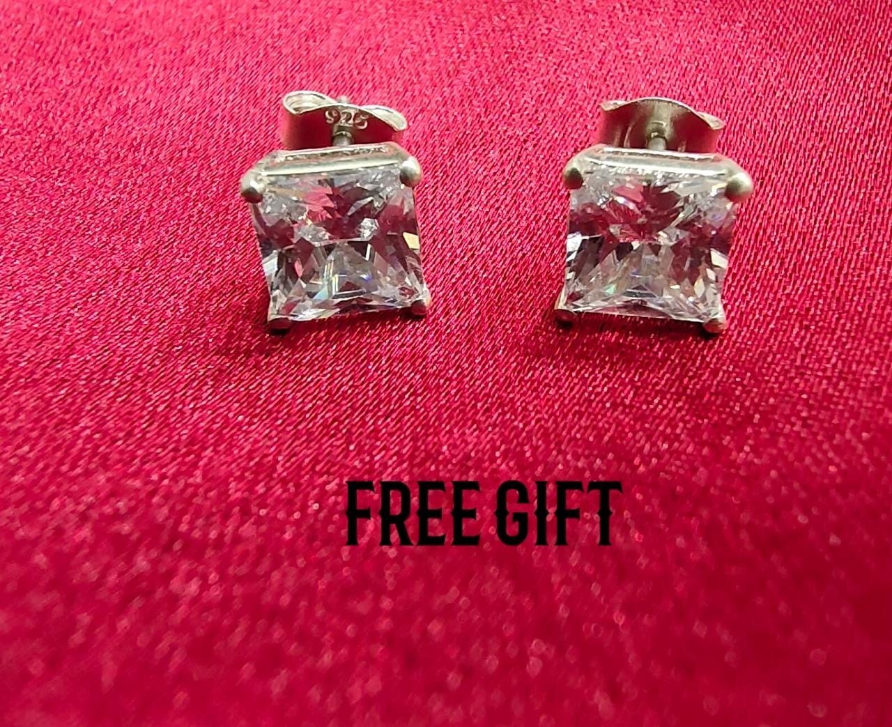 Certified Natural Diamond Unisex WearPersonalized ‘Liv’ Pendant FreeStud925Silve