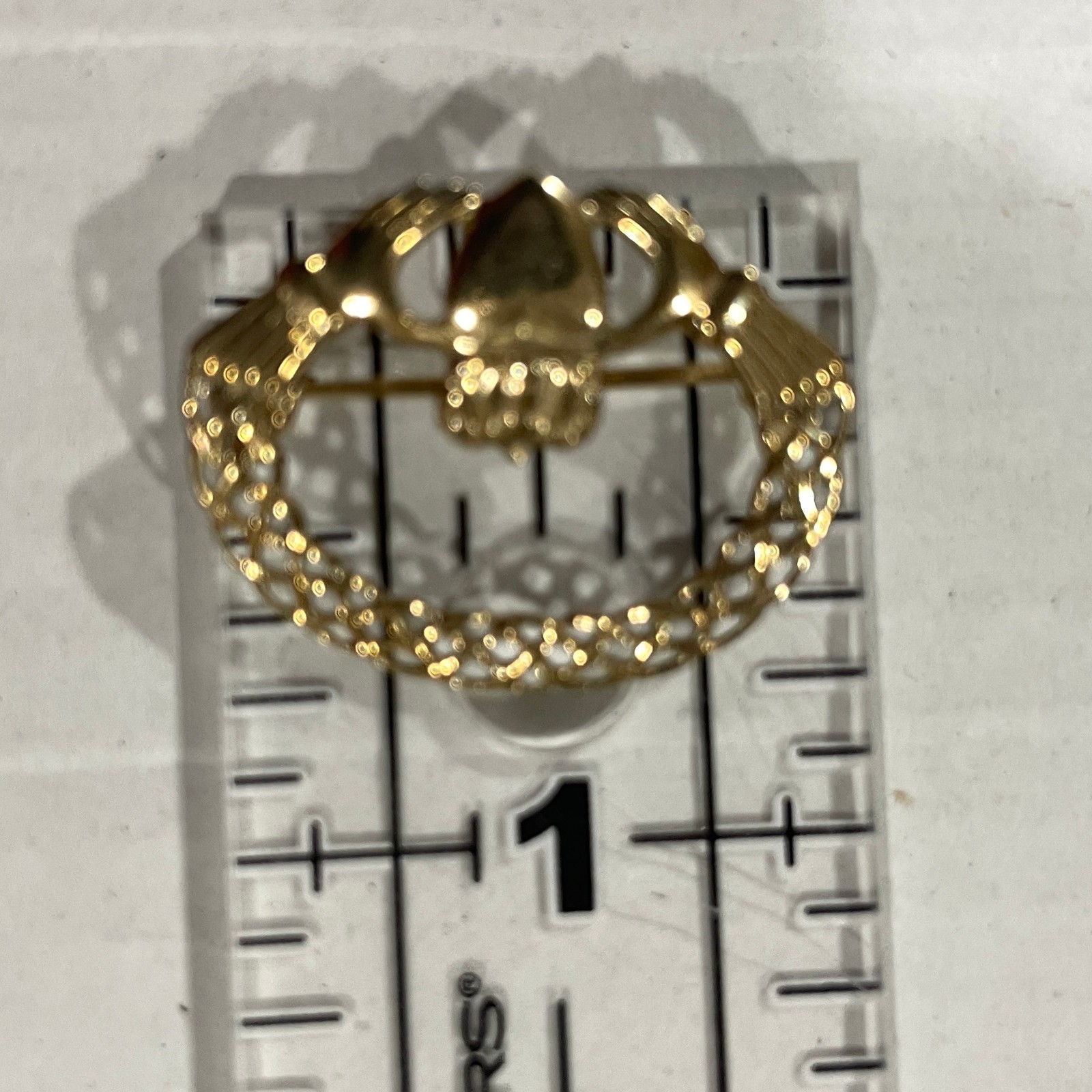 Vtg 9K (375) Gold Irish Claddagh Brooch / Pin Open Celtic Knotwork 1.5-2.4 grams