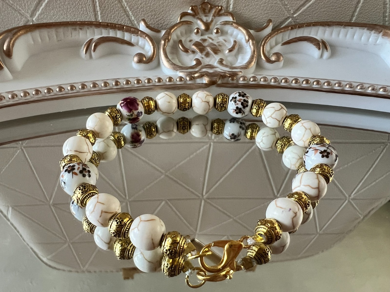 handmade women beige flower stone bracelet non elastic with zip