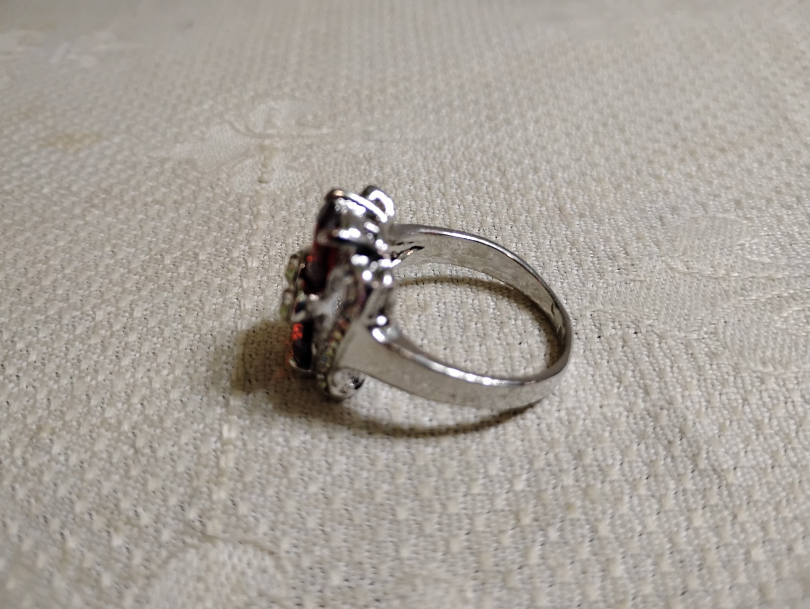 Vintage Silvertone Metal Clear & Blood Orange Crystal Ring Size 8