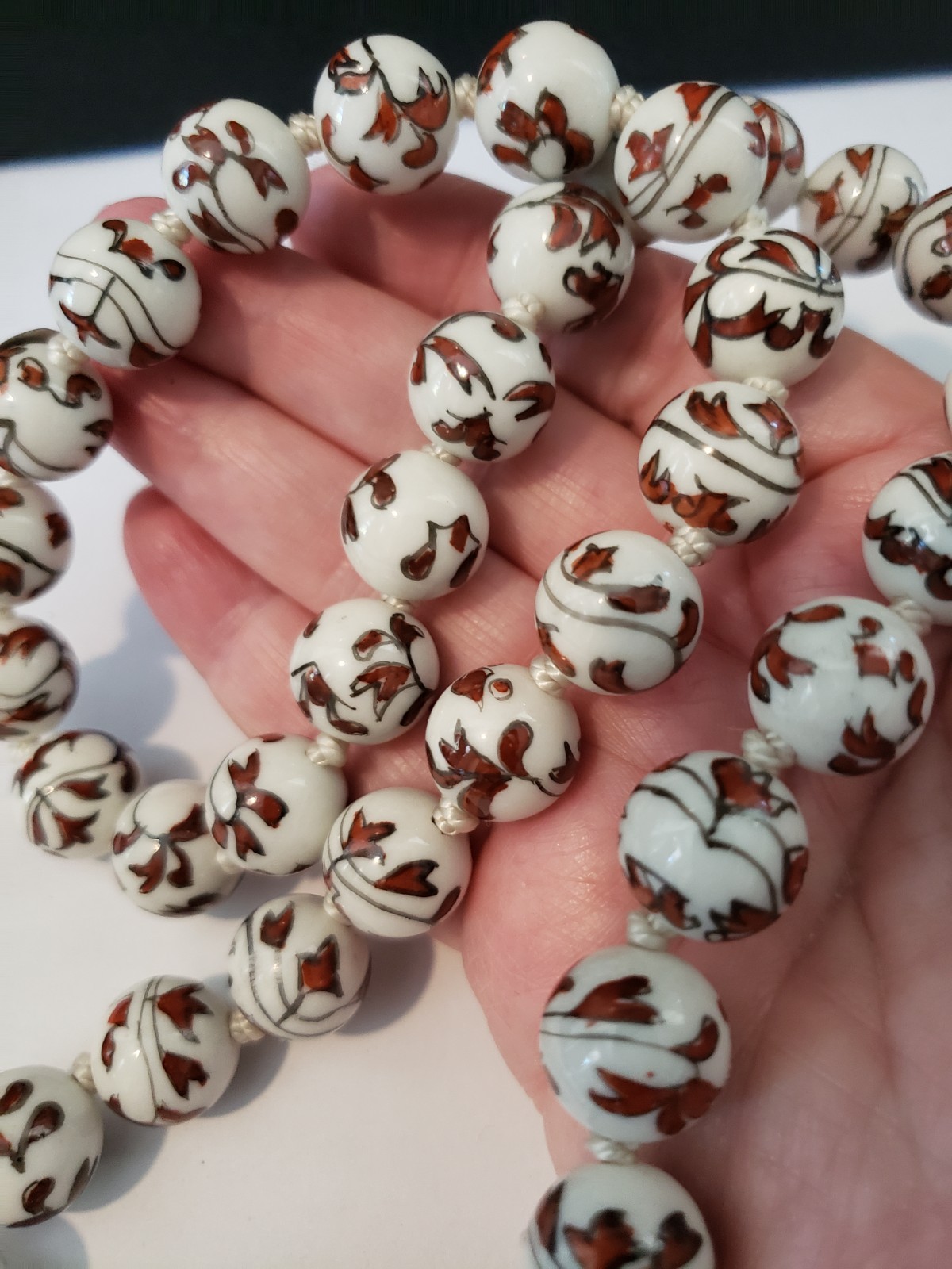 Vintage Chinese Export Necklace White Porcelain Painted Hand Knotted Box Clasp
