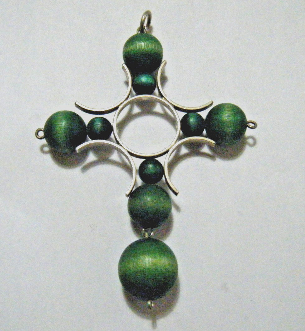 Vintage Modern 60s Kaija Aarikka Finland Green Wood Beads &Silver Cross Pendant