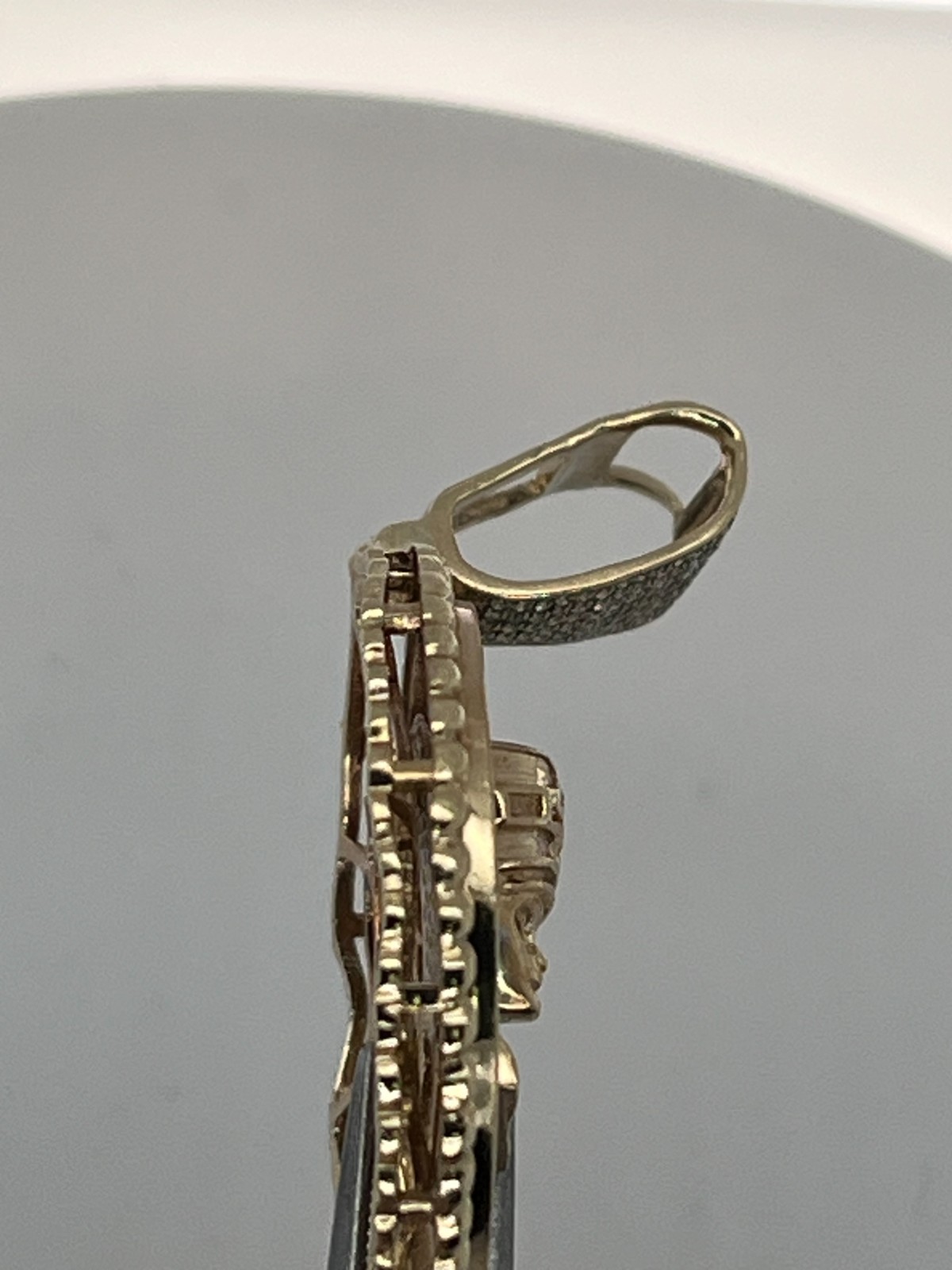 Gents 10KT Yellow Gold Round 30mm Approx 1.25ctw Diamond Pendant 9.3gr
