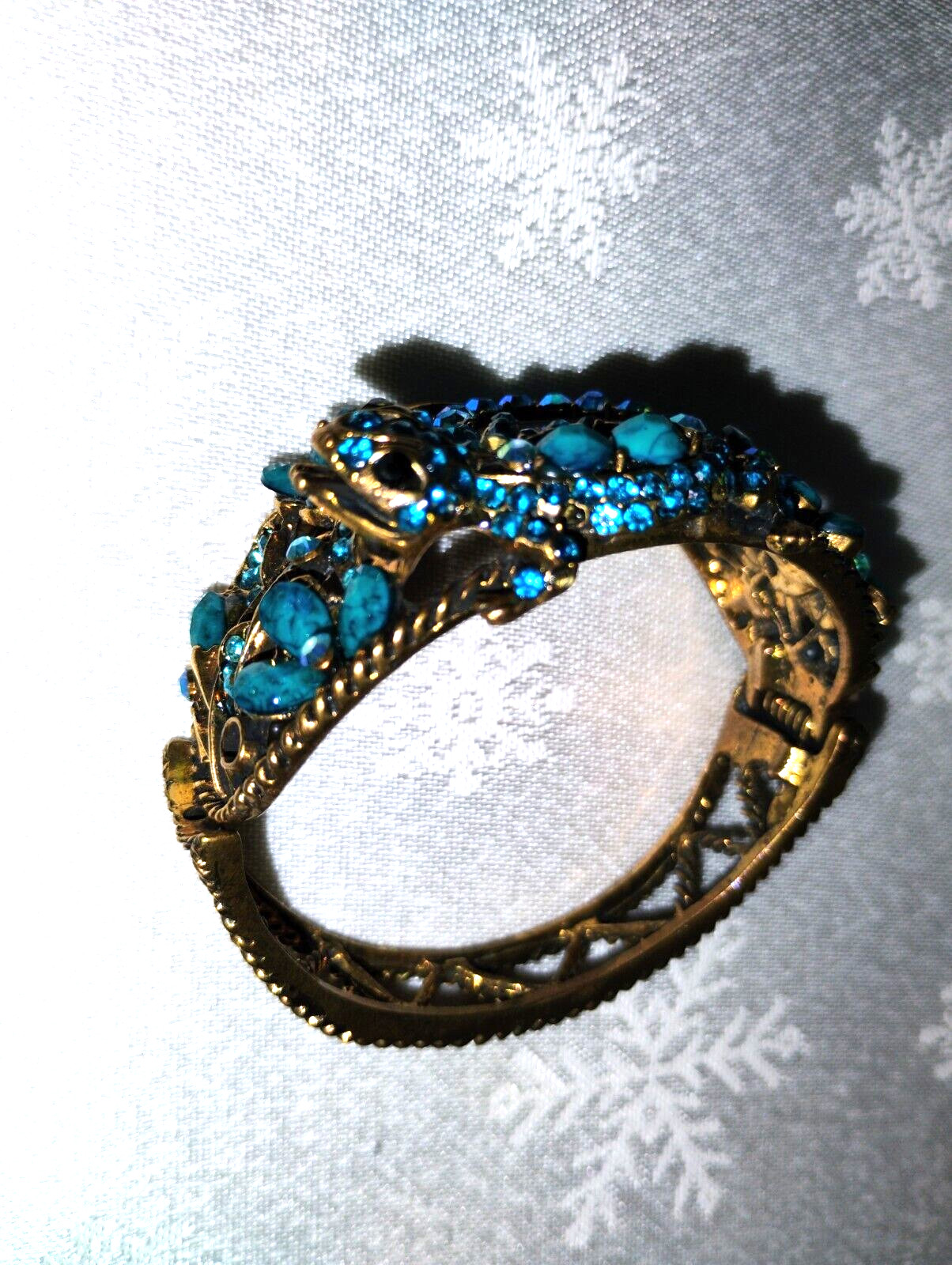 NWOT Jessica Carlyle Bejeweled Lizard Bracelet Watch