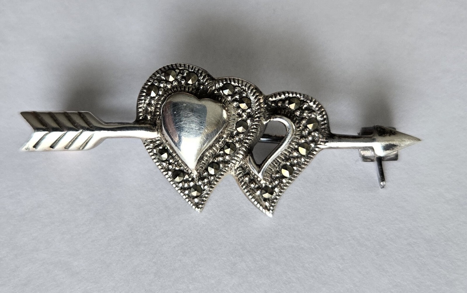 Vintage 925 Sterling Silver & Marcasite Double Heart Arrow Brooch Pin